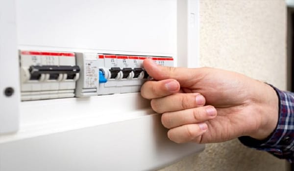 Jenis Ukuran MCB dan Cara Membacanya Secara Detail